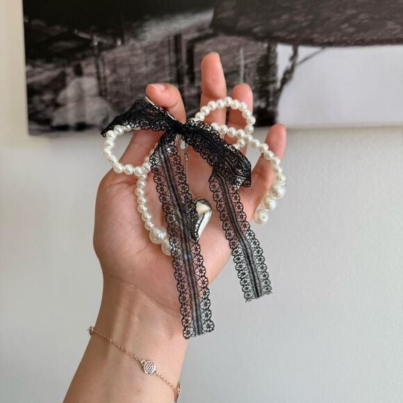 Y2K bow tie bag charm - Picture 4 of 6